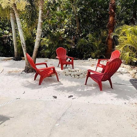 Beach, Sand, Firepit And Pool 클리어워터 비치 외부 사진