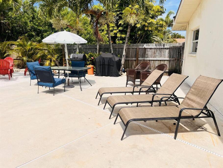 Beach, Sand, Firepit And Pool 클리어워터 비치 외부 사진